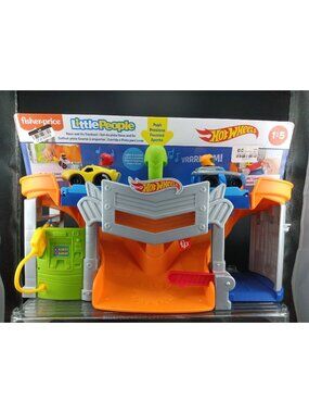 Fisher-Price Little People Hot Wheels Race & Go Playset Lights & Sounds